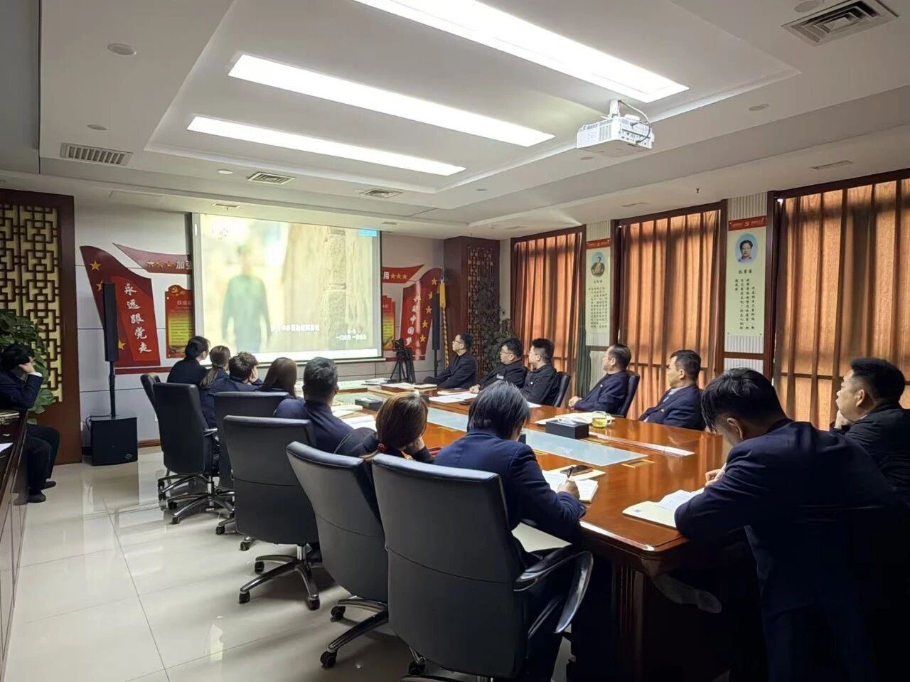 ��I(y��)��˾ �W����͸��˼�� �Ռ��V����?li��n)��?jpg